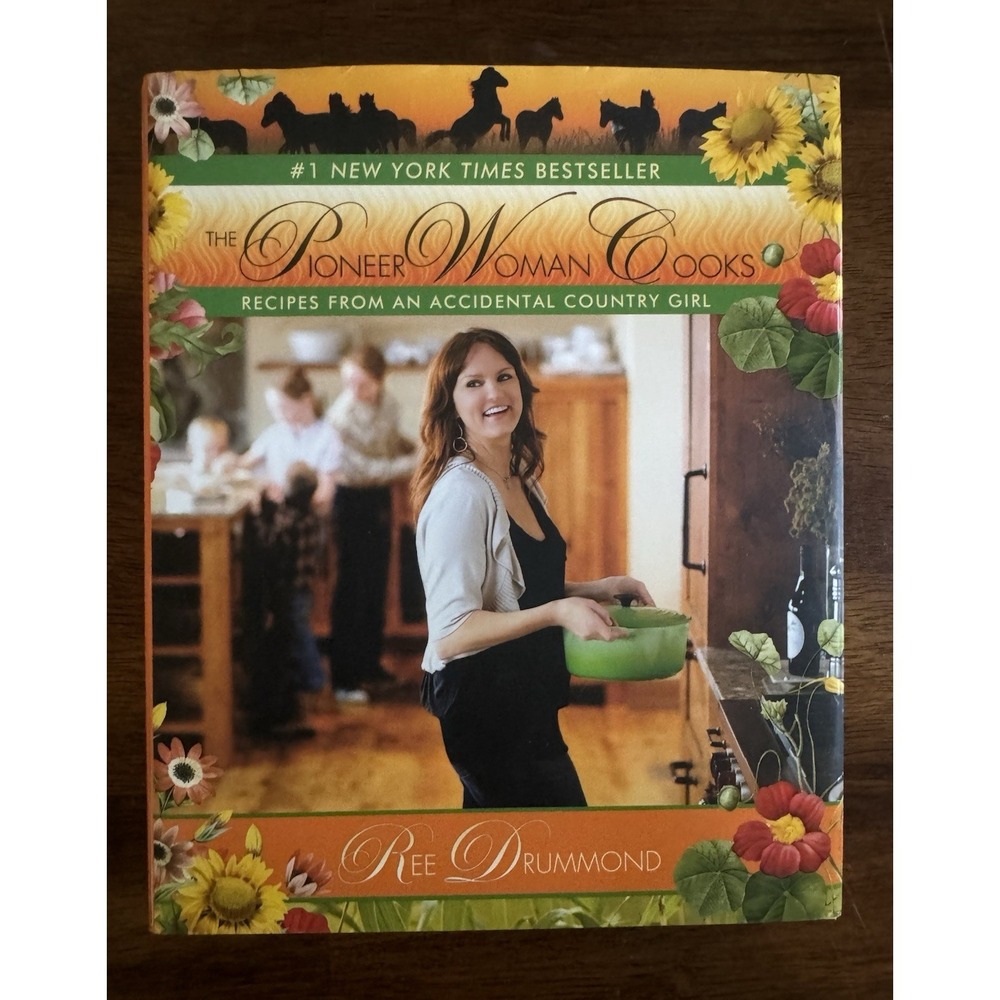Ree Drummond The Pioneer Woman Cooks Recipes from Country Girl HC 2009 Illus